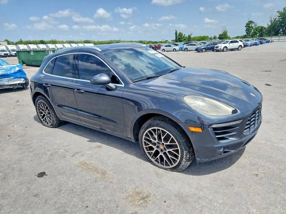 2017 Porsche Macan VIN WP1AB2A51HLB14120 COPART salvage auction — MINOR DENT/SCRATCHES, Fl - Certificate Of Title, sold $11,400 on 2026-07-28 (photo 4)