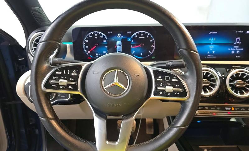 2022 Mercedes-benz A-class VIN W1K3G4EB0NJ353212 COPART salvage auction — NORMAL WEAR, Tx - Certificate Of Title (P), sold $16,600 on 2026-07-30 (photo 9)