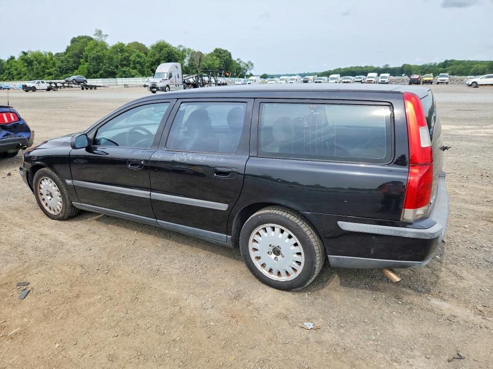 2001 Volvo V70 VIN YV1SW58DX12043885 COPART salvage auction — FRONT END, MA - CERT OF TITLE-RECONSTRCTD COLL, sold $125 on 2026-07-29 (photo 2)