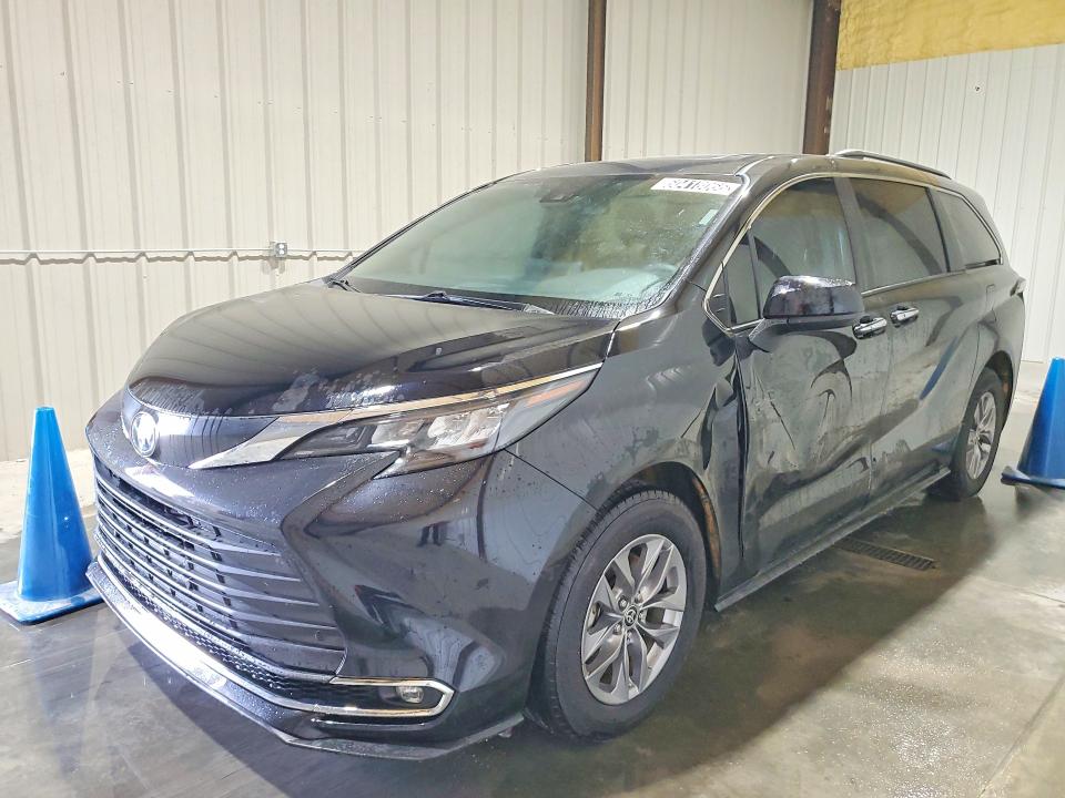 2024 Toyota Sienna VIN 5TDYRKEC9RS191533 COPART salvage auction — SIDE, Tn - Certificate Of Title, sold $13,300 on 2026-07-30 (photo 1)