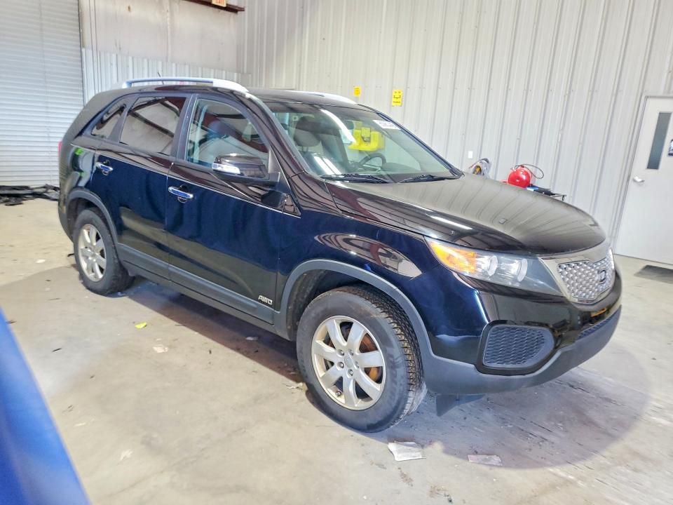 2013 Kia Sorento VIN 5XYKTDA23DG315897 COPART salvage auction — MECHANICAL, Wv - Certificate Of Title, sold $600 on 2026-07-30 (photo 4)