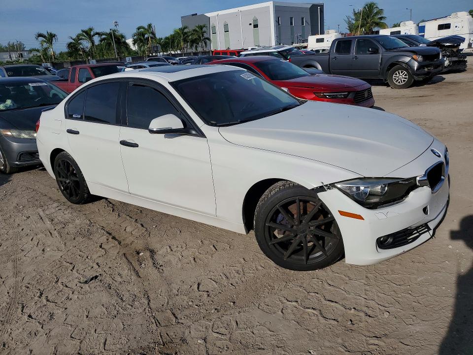 2014 BMW 3er VIN WBA3B5C57EP652654 COPART salvage auction — FRONT END, Mt - Certificate Of Title, sold $700 on 2026-08-21 (photo 4)