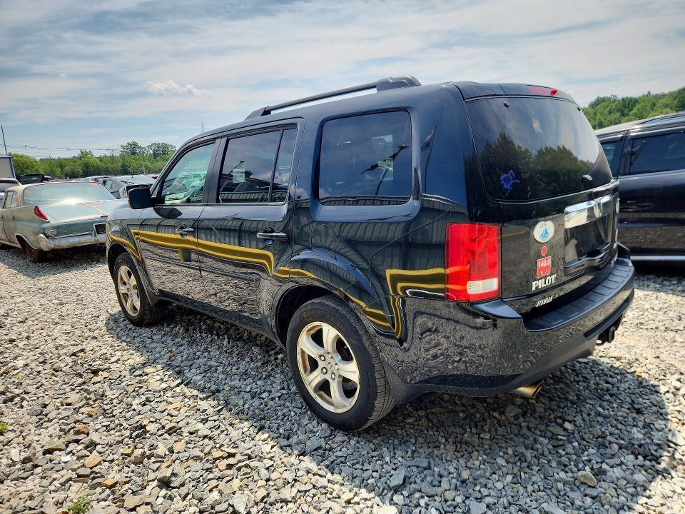 2015 Honda Pilot VIN 5FNYF4H56FB052865 COPART salvage auction — MINOR DENT/SCRATCHES, MA - CERTIFICATE OF TITLE, sold $600 on 2026-07-23 (photo 2)