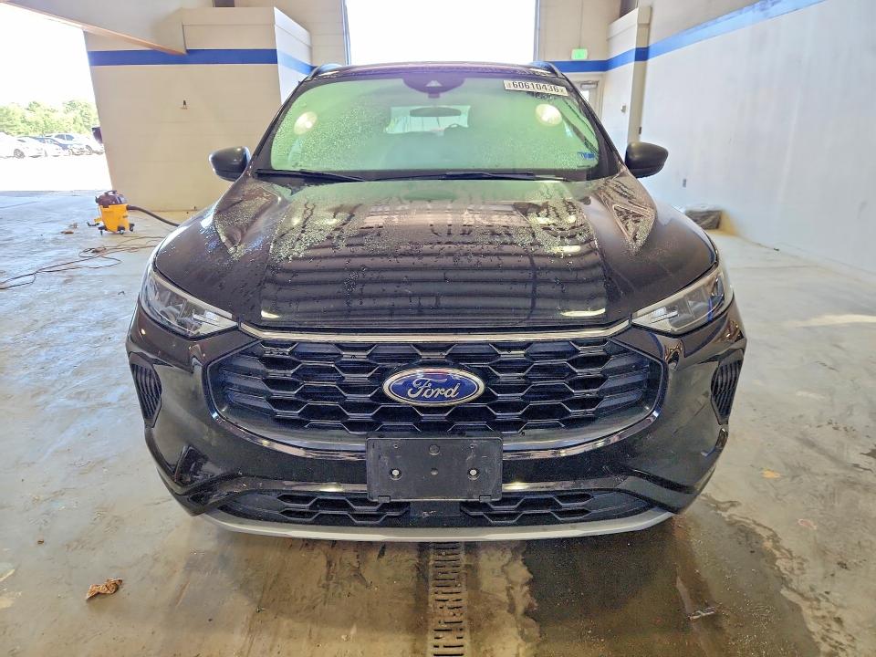 2023 Ford Escape VIN 1FMCU9MN0PUB39331 COPART salvage auction — STRIPPED, Va - Cert Of Title - Salvage, sold $7,600 on 2026-08-21 (photo 5)