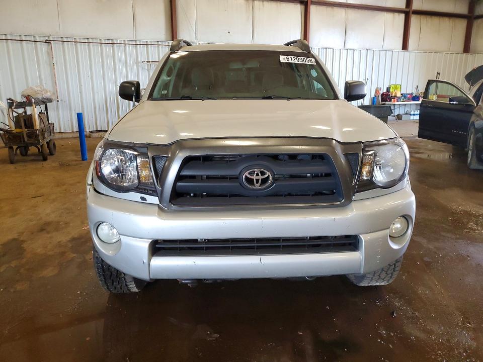 2005 Toyota Tacoma VIN 5TELU42N15Z096844 COPART salvage auction — MINOR DENT/SCRATCHES, MI - CERTIFICATE OF TITLE, sold $3,400 on 2026-07-17 (photo 5)