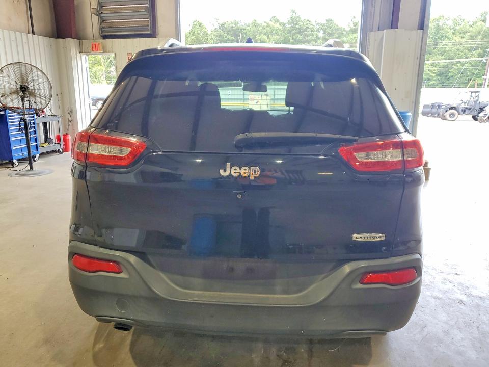 2018 Jeep Cherokee VIN 1C4PJLCB4JD587436 COPART salvage auction — MINOR DENT/SCRATCHES, TX - CERTIFICATE OF TITLE, sold $2,000 on 2026-07-27 (photo 6)