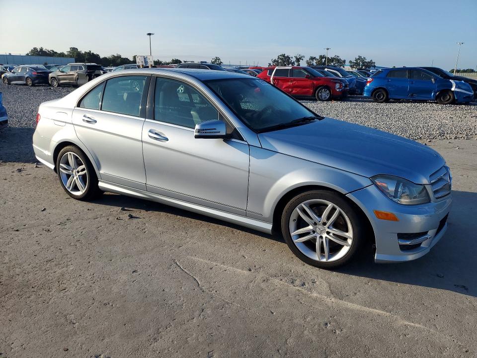 2013 Mercedes-benz C-klasse VIN WDDGF8AB5DA822990 COPART salvage auction — FRONT END, Fl - Cert Of Title Slvg Rebuildable, sold $2,150 on 2026-08-05 (photo 4)