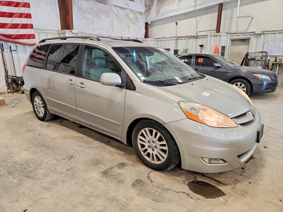 2008 Toyota Sienna VIN 5TDZK22C58S108496 COPART salvage auction — MINOR DENT/SCRATCHES, Wi - Certificate Of Title, sold $1,600 on 2026-07-15 (photo 4)