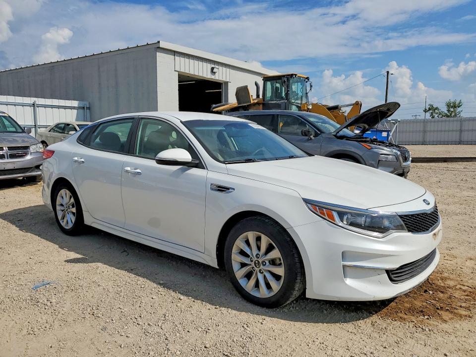 2016 Kia Optima VIN 5XXGT4L39GG055736 COPART salvage auction — MECHANICAL, IA - CERTIFICATE OF TITLE, sold $900 on 2026-07-25 (photo 4)