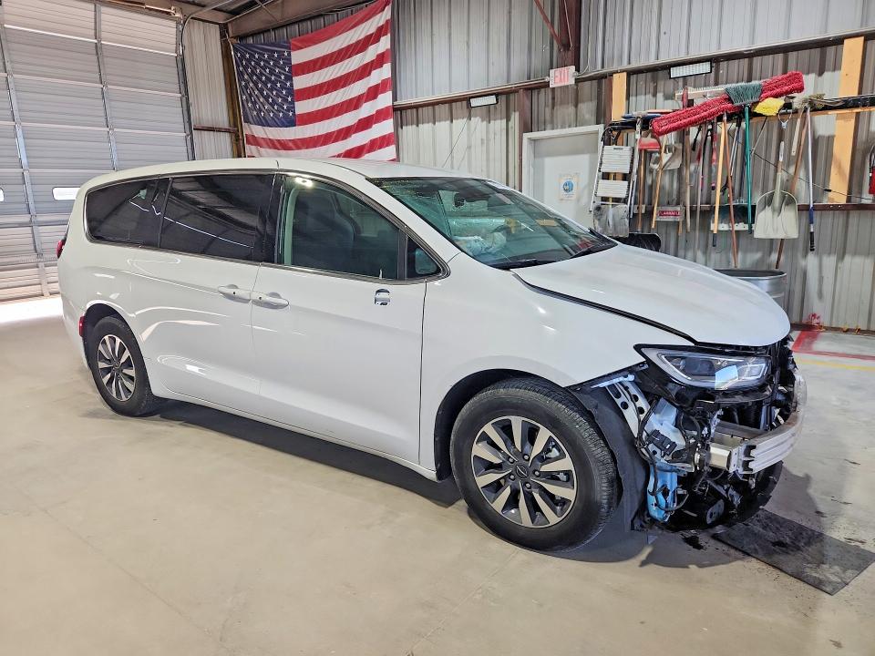 2024 Chrysler Pacifica VIN 2C4RC1S78RR158149 COPART salvage auction — FRONT END, Tx - Certificate Of Title (P), sold $9,100 on 2026-08-17 (photo 4)