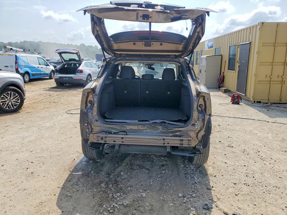 2026 Nissan Kicks VIN 3N8AP6CB3TL390362 COPART salvage auction — REAR END, NC - CERTIFICATE OF TITLE, sold $12,800 on 2026-07-15 (photo 6)