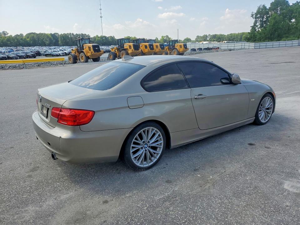 2011 BMW 3 series VIN WBAKG7C59BE264082 COPART salvage auction — MINOR DENT/SCRATCHES, VA - CERTIFICATE OF TITLE, sold $3,850 on 2026-07-28 (photo 3)