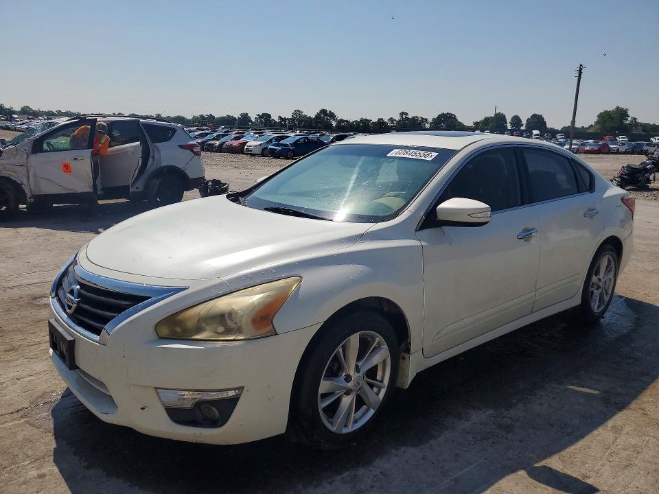 2014 Nissan Altima VIN 1N4AL3AP7EC112072 COPART salvage auction — MINOR DENT/SCRATCHES, Tn - Certificate Of Title, sold $450 on 2026-07-28 (photo 1)