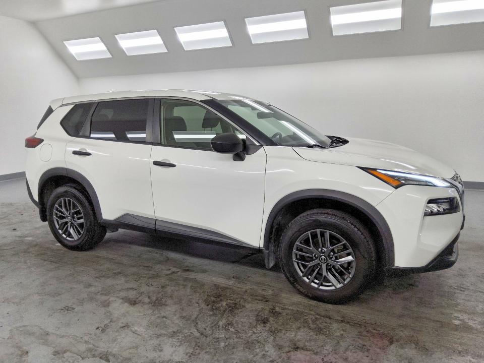 2021 Nissan Rogue sport VIN JN8AT3AA0MW016145 COPART salvage auction — MECHANICAL, CA - CERTIFICATE OF TITLE, sold $5,000 on 2026-07-27 (photo 4)