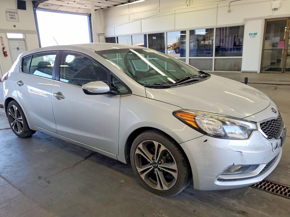 2016 Kia Forte VIN KNAFX5A82G5633021 COPART salvage auction — FRONT END, Wa - Vehicle Cert Of Ownership-Titl, sold $660 on 2026-07-25 (photo 4)
