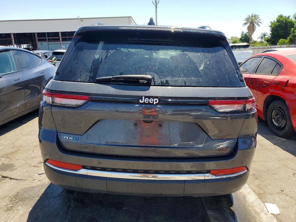 2025 Jeep Grand cherokee VIN 1C4RJYB66S8700615 COPART salvage auction — FRONT END, CA - NON-REPAIRABLE VEHICLE CERT, sold $5,100 on 2026-08-12 (photo 6)