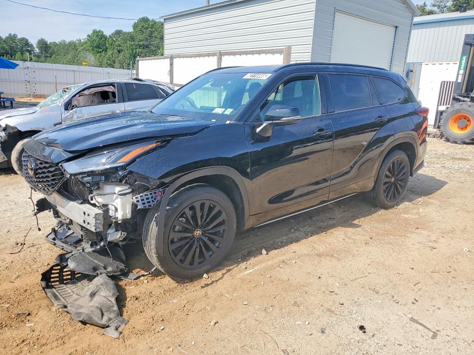 2024 Toyota Highlander VIN 5TDKDRAH2RS531183 COPART salvage auction — FRONT END, NY - CERTIFICATE OF TITLE, sold $18,100 on 2026-07-20 (photo 1)