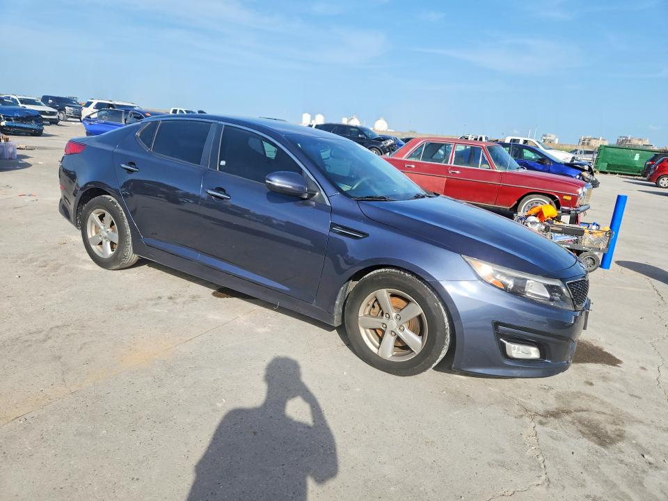 2015 Kia Optima VIN 5XXGM4A70FG373598 COPART salvage auction — VANDALISM, La - Cert Of Title-Salvage, sold $70 on 2026-07-29 (photo 4)