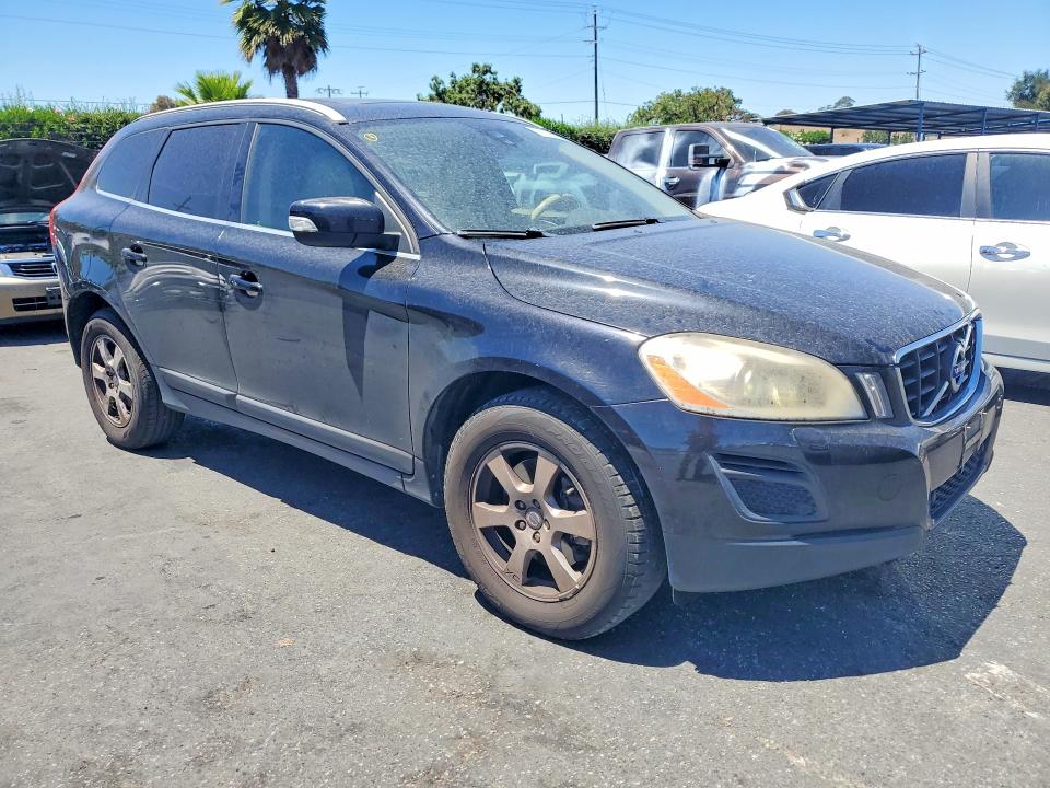 2012 Volvo Xc60 VIN YV4952DLXC2284462 COPART salvage auction — SIDE, CA - SALVAGE CERTIFICATE, sold $675 on 2026-08-18 (photo 4)