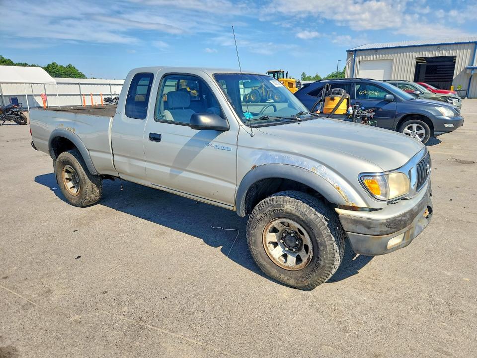 2001 Toyota Tacoma VIN 5TEWN72N61Z864033 COPART salvage auction — FRONT END, Me - Certificate Of Title, sold $400 on 2026-07-31 (photo 4)
