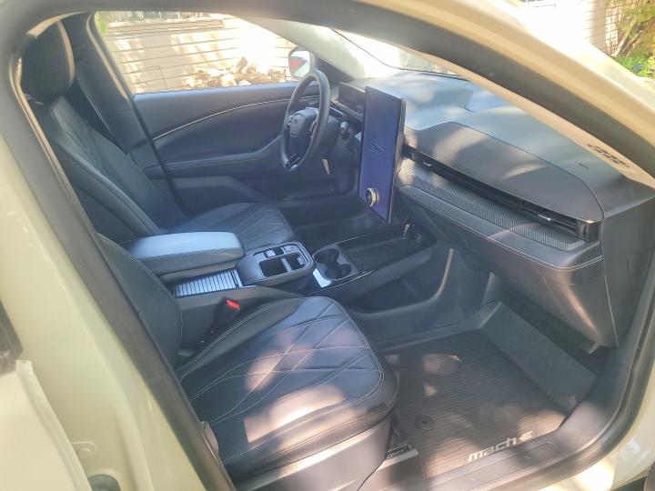 2025 Ford Mustang mach-e VIN 3FMTK1S54SMA06160 COPART salvage auction — MINOR DENT/SCRATCHES, Mi - Dealer Only-Rebuilt Salvage (P), sold $11,500 on 2026-07-31 (photo 5)
