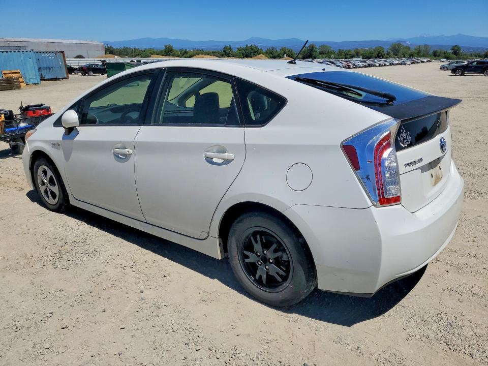 2014 Toyota Prius VIN JTDKN3DU6E0369154 COPART salvage auction — MINOR DENT/SCRATCHES, Ca - Dis/Dlr/Exp Only Clean Title, sold $1,350 on 2026-07-31 (photo 2)