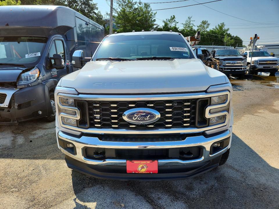 2026 Ford F450 VIN 1FT8W4DM0TEE09905 COPART salvage auction — SIDE, Il - Salvage Certificate, sold $49,750 on 2026-08-26 (photo 5)
