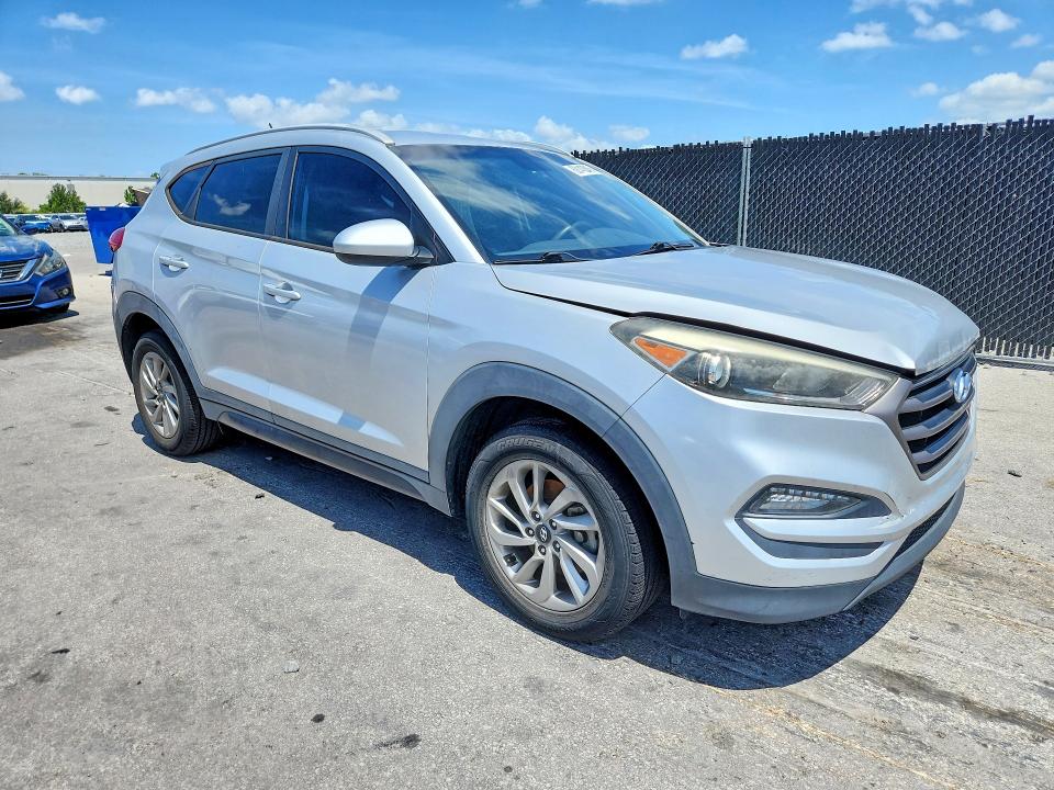 2016 Hyundai Tucson VIN KM8J33A40GU137825 COPART salvage auction — FRONT END, Fl - Certificate Of Title, sold $70 on 2026-07-28 (photo 4)