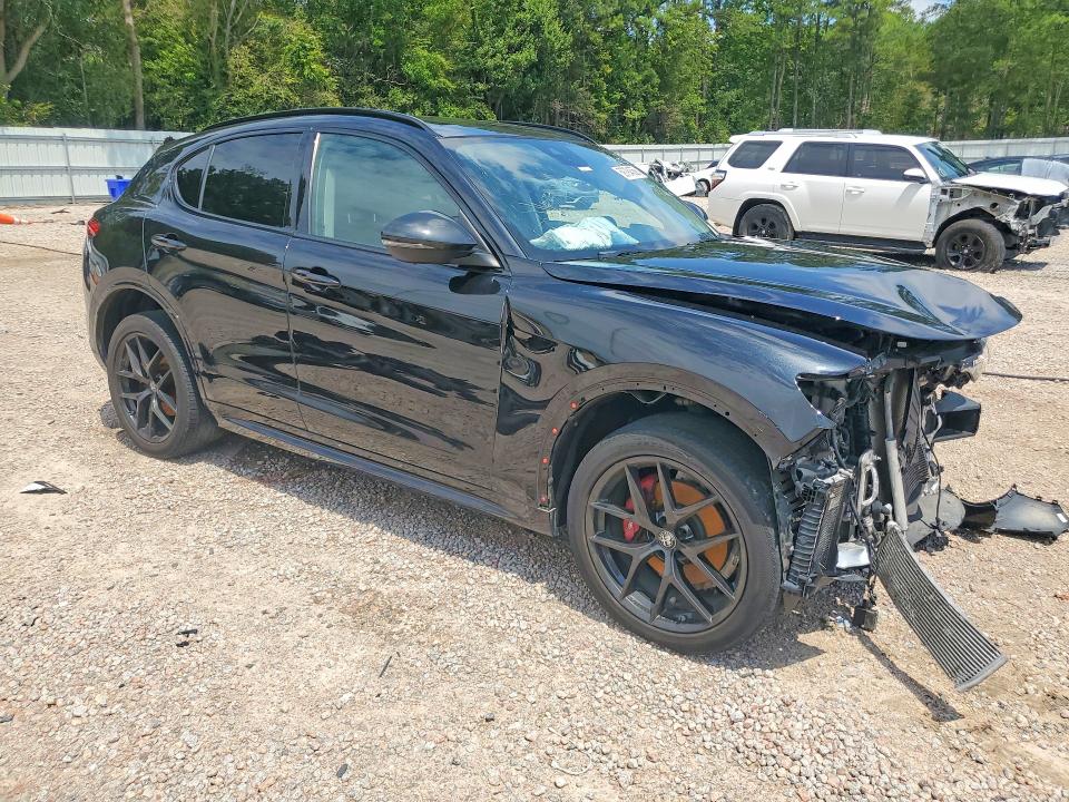 2020 Alfa romeo Stelvio VIN ZASPAKBN3L7C94142 COPART salvage auction — FRONT END, Nc - Salvage Certificate Of Title, sold $1,850 on 2026-08-21 (photo 4)