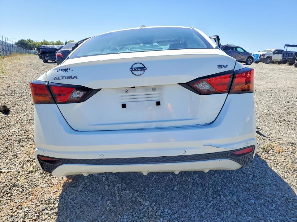 2024 Nissan Altima VIN 1N4BL4DV7RN399315 COPART salvage auction — ROLLOVER, Salvage Title, sold $625 on 2026-08-20 (photo 6)