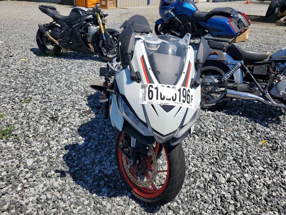 2026 Aprilia Rs VIN ZD4XEUA03T6003275 COPART salvage auction — FRONT END, SC - CERTIFICATE OF TITLE, sold $925 on 2026-07-22 (photo 2)