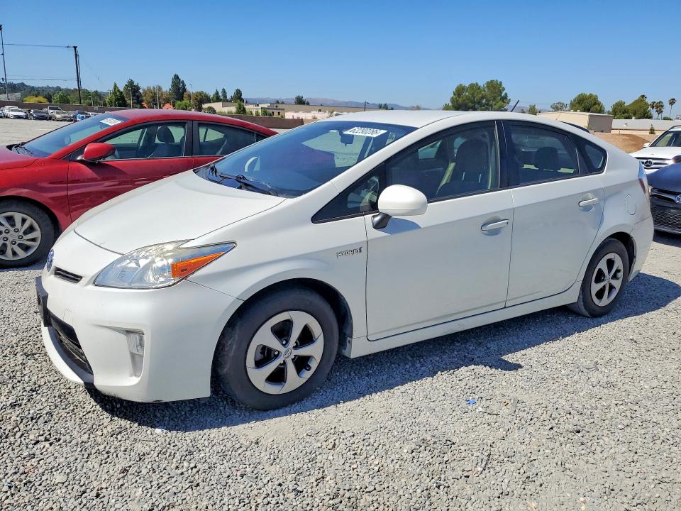 2015 Toyota Prius VIN JTDKN3DU8F1952109 COPART salvage auction — MECHANICAL, Salvage Title, sold $2,100 on 2026-07-29 (photo 1)