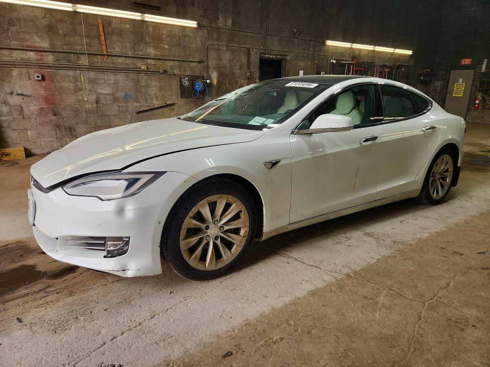 2019 Tesla Model s VIN 5YJSA1E28KF340099 — COPART salvage auction photo