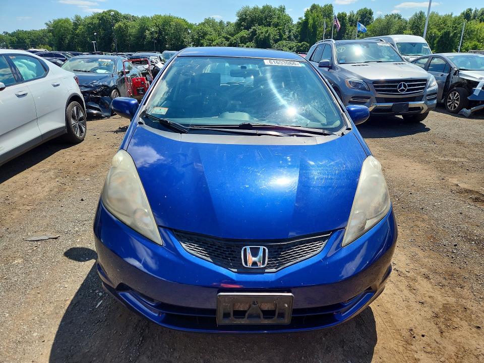 2012 Honda Fit VIN JHMGE8H38CC019975 COPART salvage auction — SIDE, MA - CERT OF TITLE-SALVAGE, sold $650 on 2026-07-23 (photo 5)