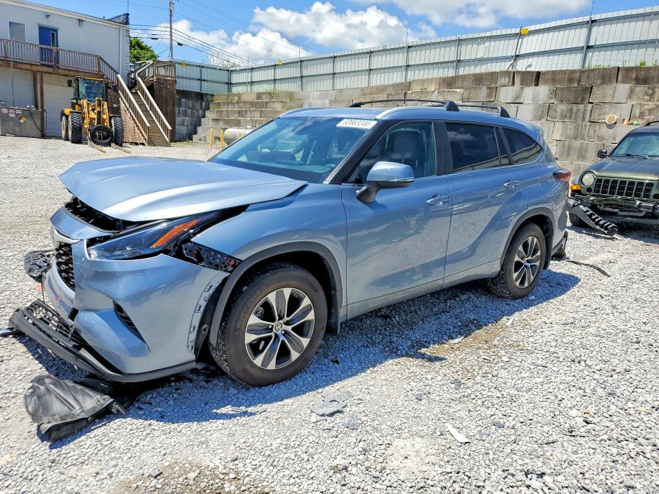 2024 Toyota Highlander VIN 5TDKDRBH2RS551951 — COPART salvage auction photo