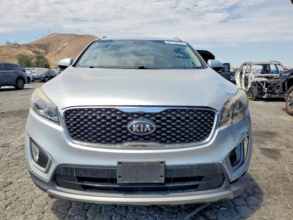2017 Kia Sorento VIN 5XYPH4A5XHG302927 COPART salvage auction — SIDE, CA - DIS/DLR/EXP ONLY CLEAN TITLE (P), sold $2,150 on 2026-07-30 (photo 5)