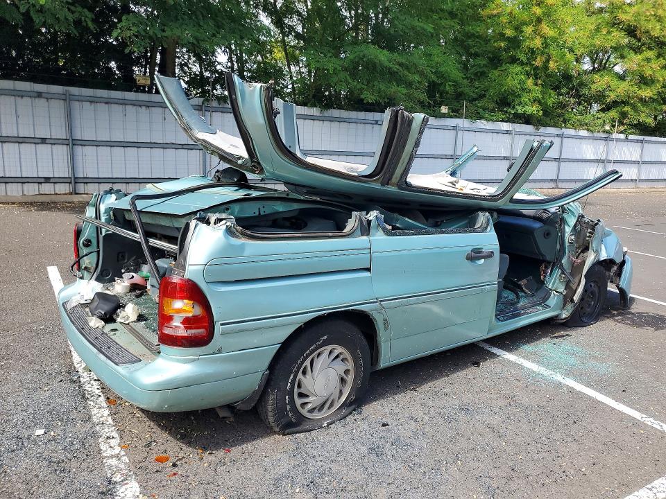 1995 Ford Windstar VIN 2FMDA5145SBC44236 COPART salvage auction — FRONT END, Or - Lien Papers Salvage, sold $100 on 2026-07-08 (photo 3)
