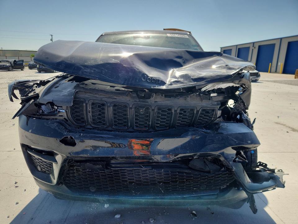 2023 Jeep Cherokee VIN 1C4RJHBG8PC508223 COPART salvage auction — FRONT END, Tx - Salvage Vehicle Title, sold $7,000 on 2026-08-21 (photo 5)