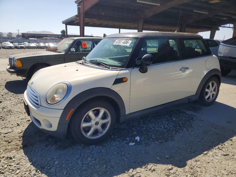 2009 Mini Cooper VIN WMWMF335X9TU75740 COPART salvage auction — MINOR DENT/SCRATCHES, CA - DIS/DLR/EXP ONLY CLEAN TITLE, sold $150 on 2026-08-03 (photo 1)