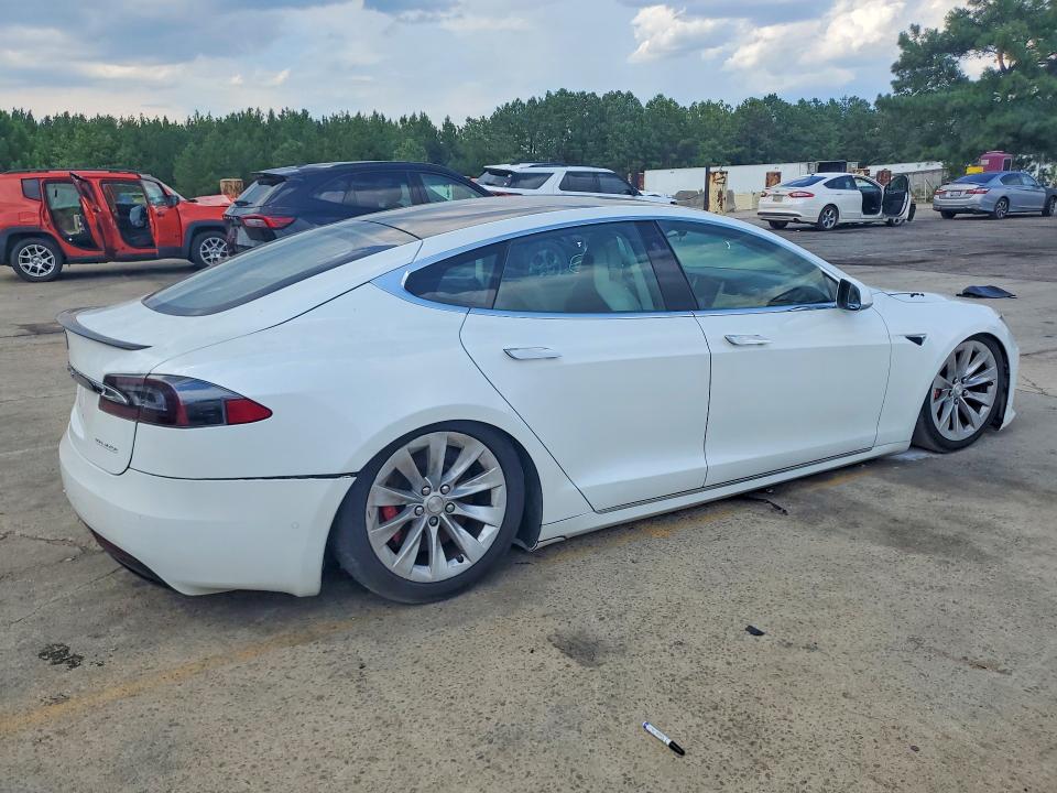 2019 Tesla Model s VIN 5YJSA1E40KF330376 COPART salvage auction — MINOR DENT/SCRATCHES, SC - CERTIFICATE OF TITLE (P), sold $9,800 on 2026-07-24 (photo 3)
