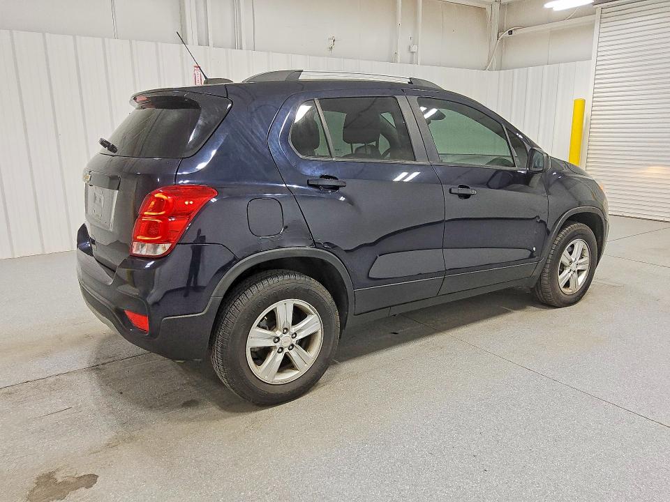 2021 Chevrolet Trax VIN KL7CJPSM0MB371895 COPART salvage auction — NORMAL WEAR, In - Certificate Of Title, sold $7,000 on 2026-07-23 (photo 3)