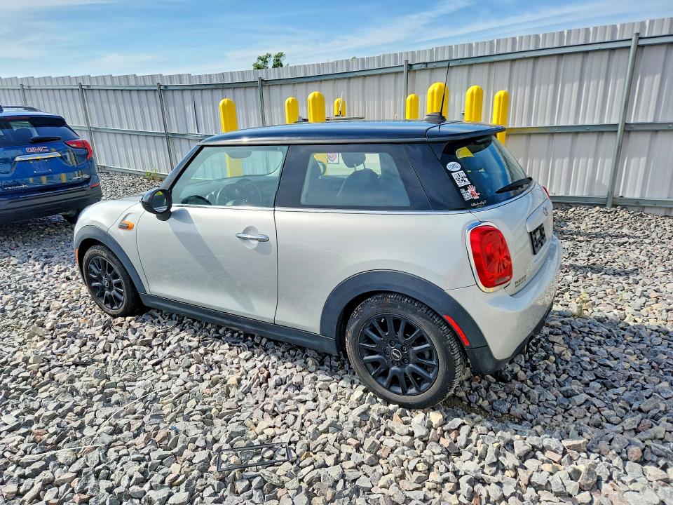 2015 Mini Cooper VIN WMWXM5C50F3A56986 COPART salvage auction — MINOR DENT/SCRATCHES, Wi - Junked Vehicle Bill Of Sale, sold $1,200 on 2026-08-17 (photo 2)