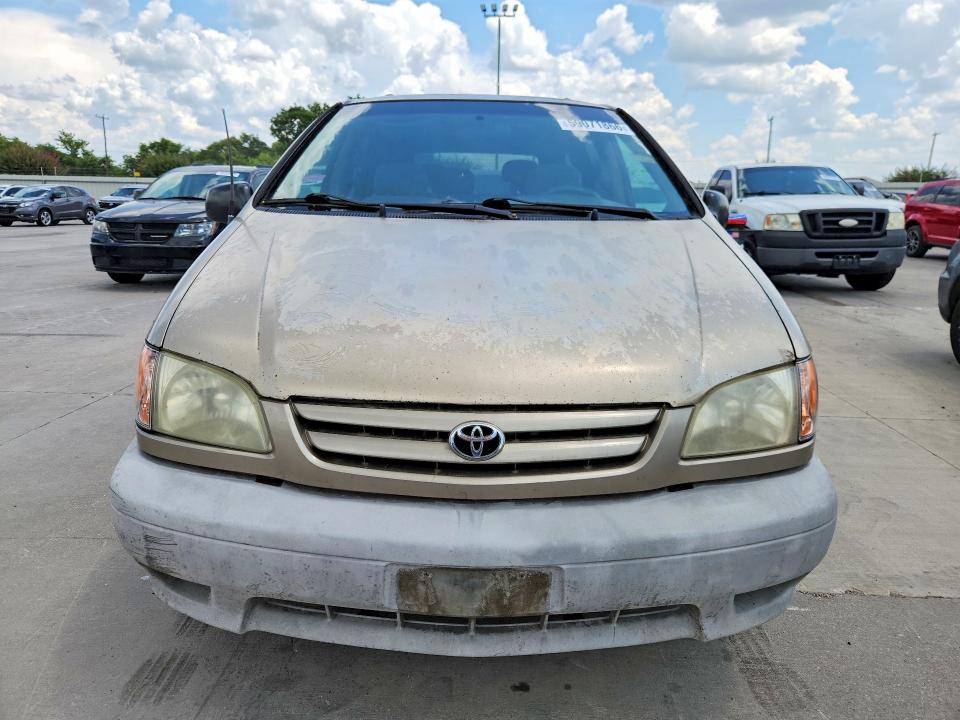 2001 Toyota Sienna VIN 4T3ZF19C01U400002 COPART salvage auction — SIDE, TX - CERT OF TITLE-REBUILT SALVAGE, sold $175 on 2026-07-09 (photo 5)