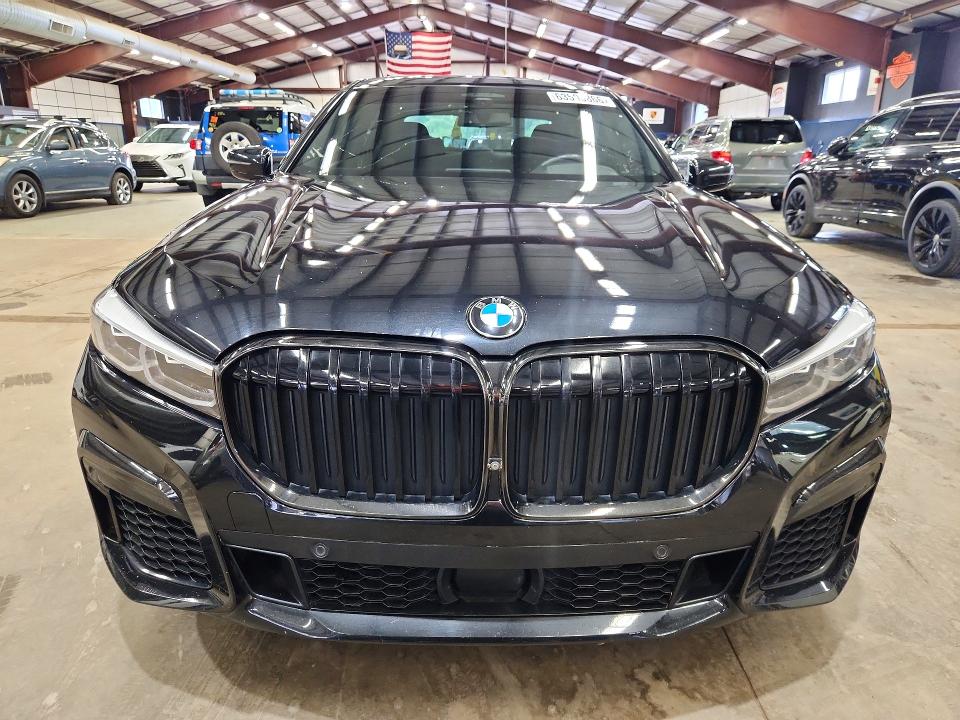2021 BMW 7er VIN WBA7U2C07MCF68499 COPART salvage auction — MINOR DENT/SCRATCHES, PA - CERT OF TITLE (P), sold $25,000 on 2026-08-20 (photo 5)
