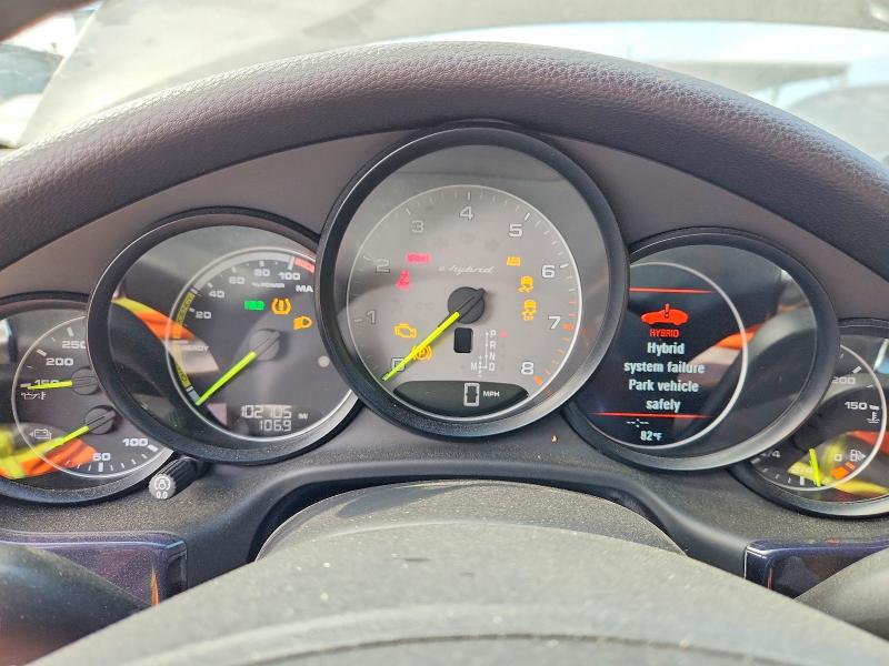 2015 Porsche Panamera VIN WP0AD2A70FL040716 COPART salvage auction — MINOR DENT/SCRATCHES, Salvage Title, sold $6,500 on 2026-10-05 (photo 9)
