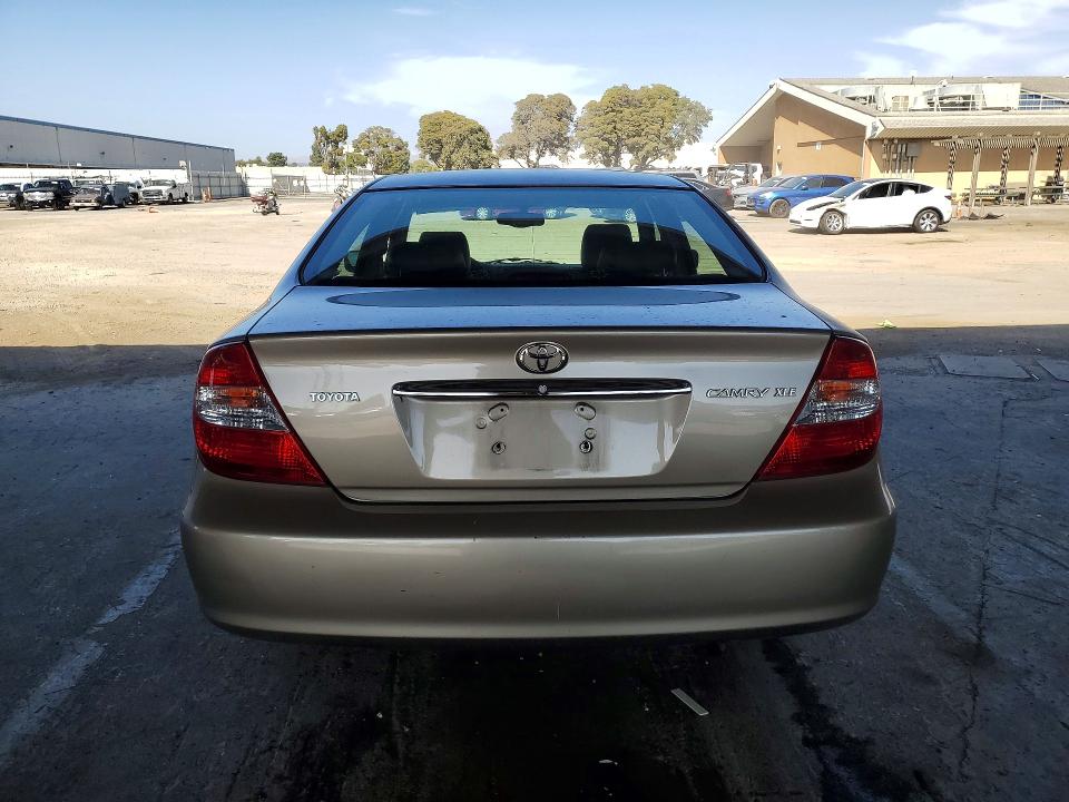 2002 Toyota Camry VIN JTDBE30K720061670 COPART salvage auction — MINOR DENT/SCRATCHES, Ca - Dis/Dlr/Exp Only Clean Title, sold $2,250 on 2026-07-09 (photo 6)