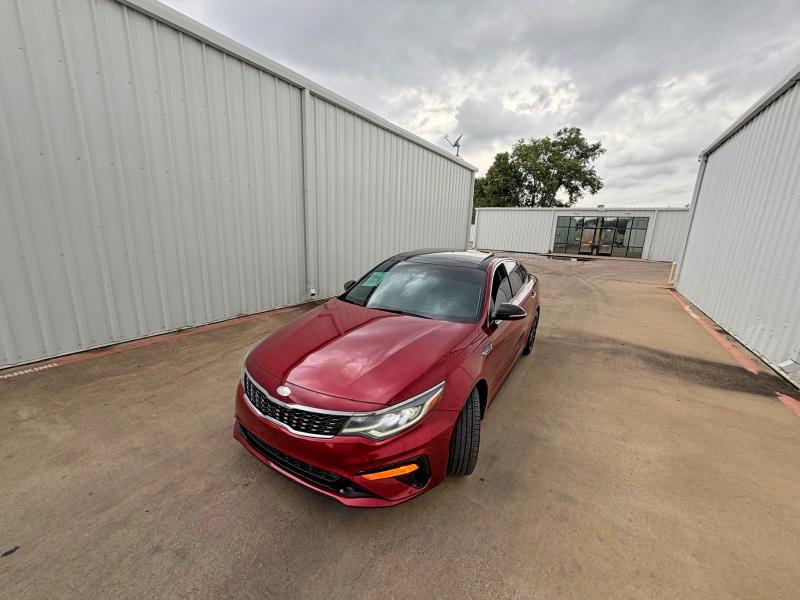 2020 Kia Optima VIN 5XXGT4L3XLG450082 COPART salvage auction — MINOR DENT/SCRATCHES, OK - CERTIFICATE OF TITLE (P), sold $900 on 2026-07-28 (photo 2)
