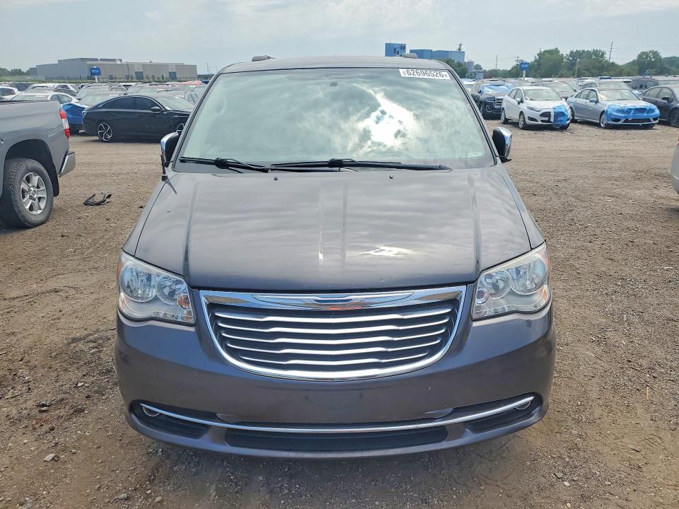 2015 Chrysler Voyager VIN 2C4RC1CG0FR561889 COPART salvage auction — MINOR DENT/SCRATCHES, Ia - Certificate Of Title, sold $725 on 2026-07-31 (photo 5)