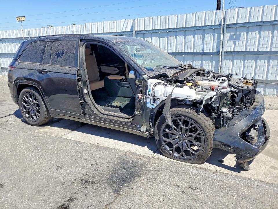 2024 Jeep Cherokee VIN 1C4RJYE63R8580519 COPART salvage auction — STRIPPED, Ca - Dis/Dlr/Exp Only Clean Title (P), sold $13,600 on 2026-08-03 (photo 4)