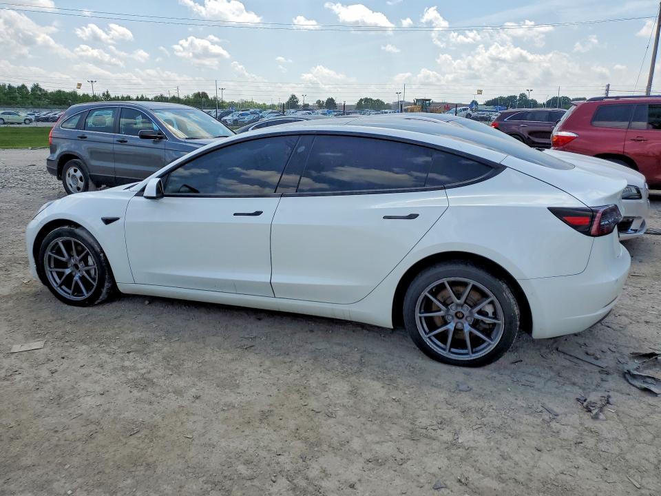 2022 Tesla Model 3 VIN 5YJ3E1EA5NF111979 COPART salvage auction — MINOR DENT/SCRATCHES, Oh - Dealer Only Clean Title (P), sold $11,600 on 2026-07-31 (photo 2)
